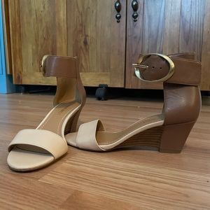Nine West two tone wedge